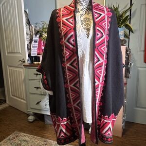 The Pioneer Woman Knit Pink And Black Sleeved Wrap Or Shawl. 2X/3X
